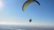 Imagen de Parapente es libertad: la experiencia de volar y tocar el cielo con las manos