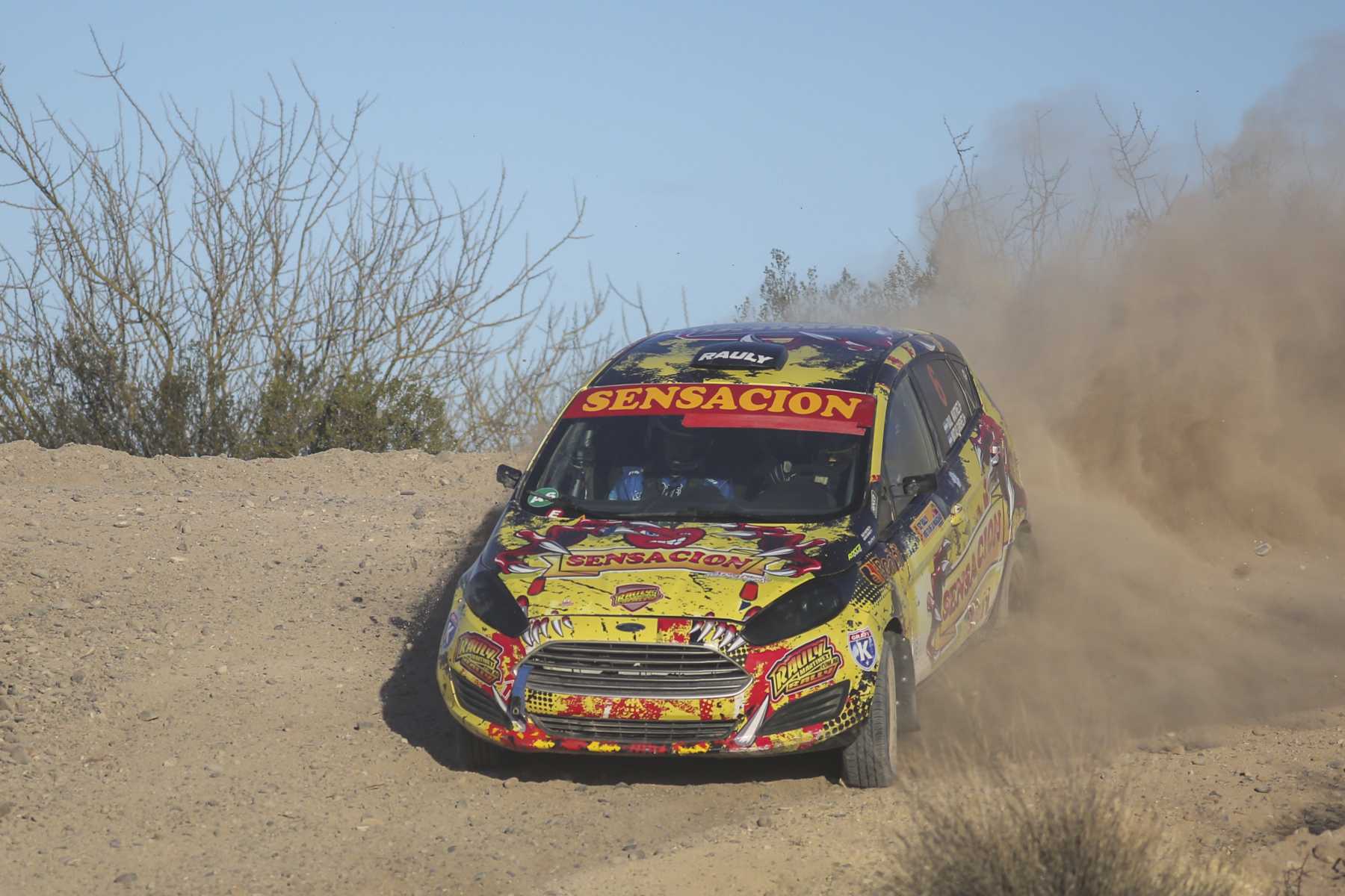 Rauly Martínez dominó la primera etapa, buscando coronarse hoy en la segunda del rally.