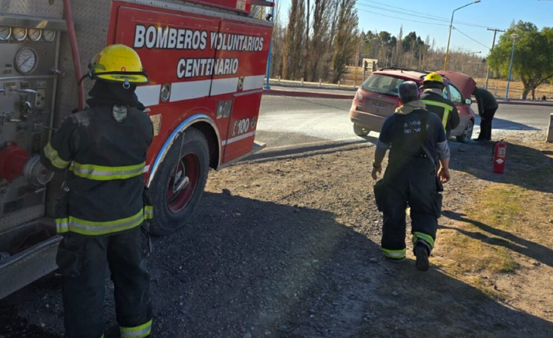 Bomberos terminaron de apagar el fuego. Foto: Centenariodigital.com