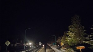 Tránsito complicado por la nieve en Ruta 40 y Ruta 23: restringen el paso de camiones en el empalme con Alicurá
