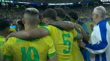 Imagen de El incómodo momento que protagonizó el entrenador de Brasil antes de los penales contra Uruguay