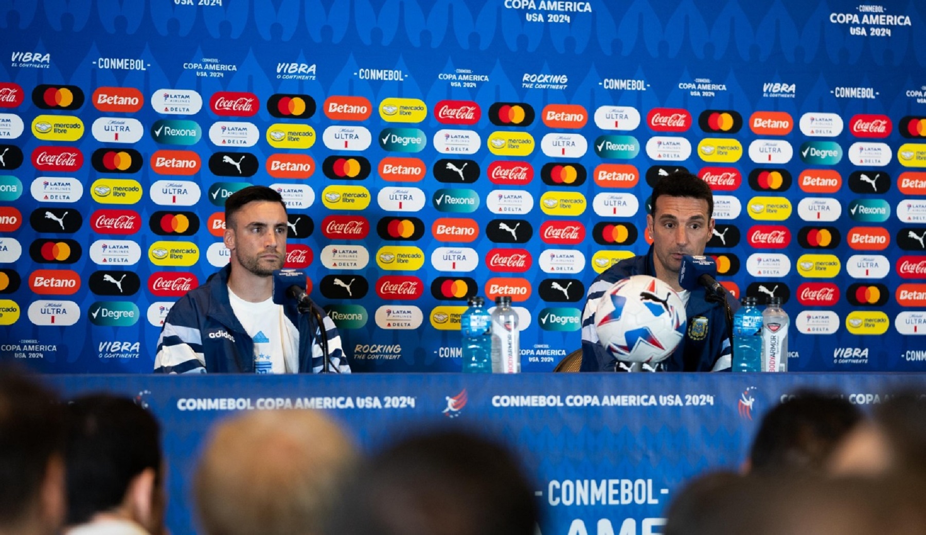 Lionel Scaloni habló en conferencia de prensa en la previa del cruce ante Canadá. Foto: @Argentina.