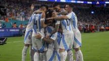 Imagen de Quiénes son los jugadores de la Selección Argentina que deben cuidarse de la tarjeta amarilla