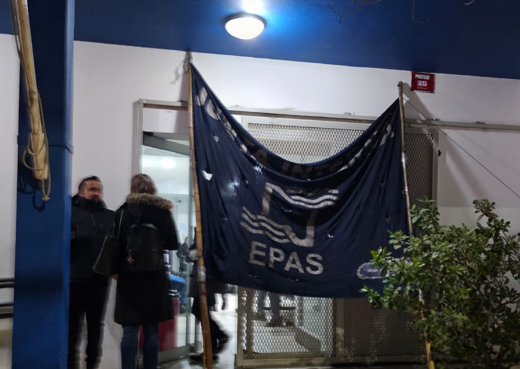 Este miércoles desde las 7 se encuentran tomando el edificio en el centro de Neuquén. 