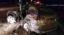 Imagen de Accidente en la Autovía Norte de Neuquén: a alta velocidad, chocó contra un poste y quedó atrapado