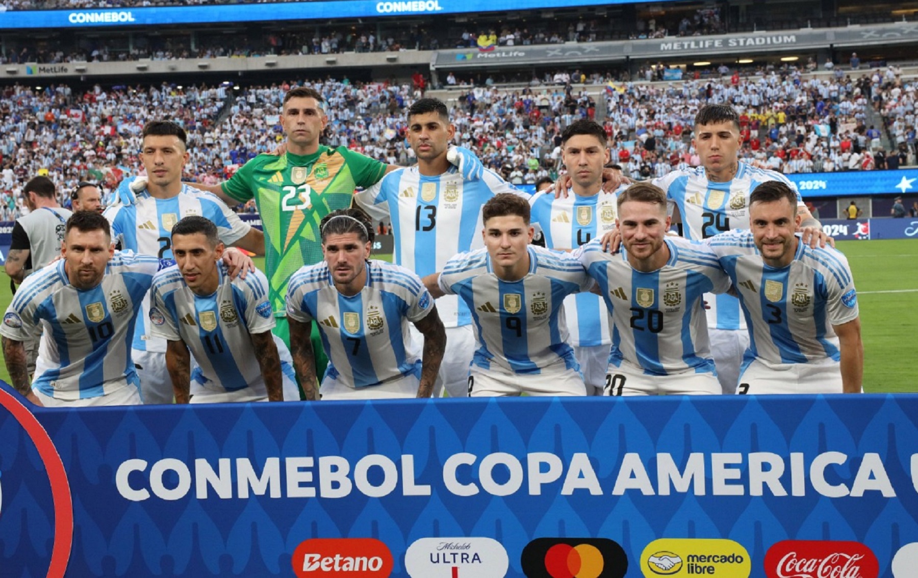 Argentina repite el equipo que le ganó a Canadá en las semis.