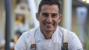 El chef Juan Carranza, a toda máquina en Chapelco: mirá lo que está cocinando