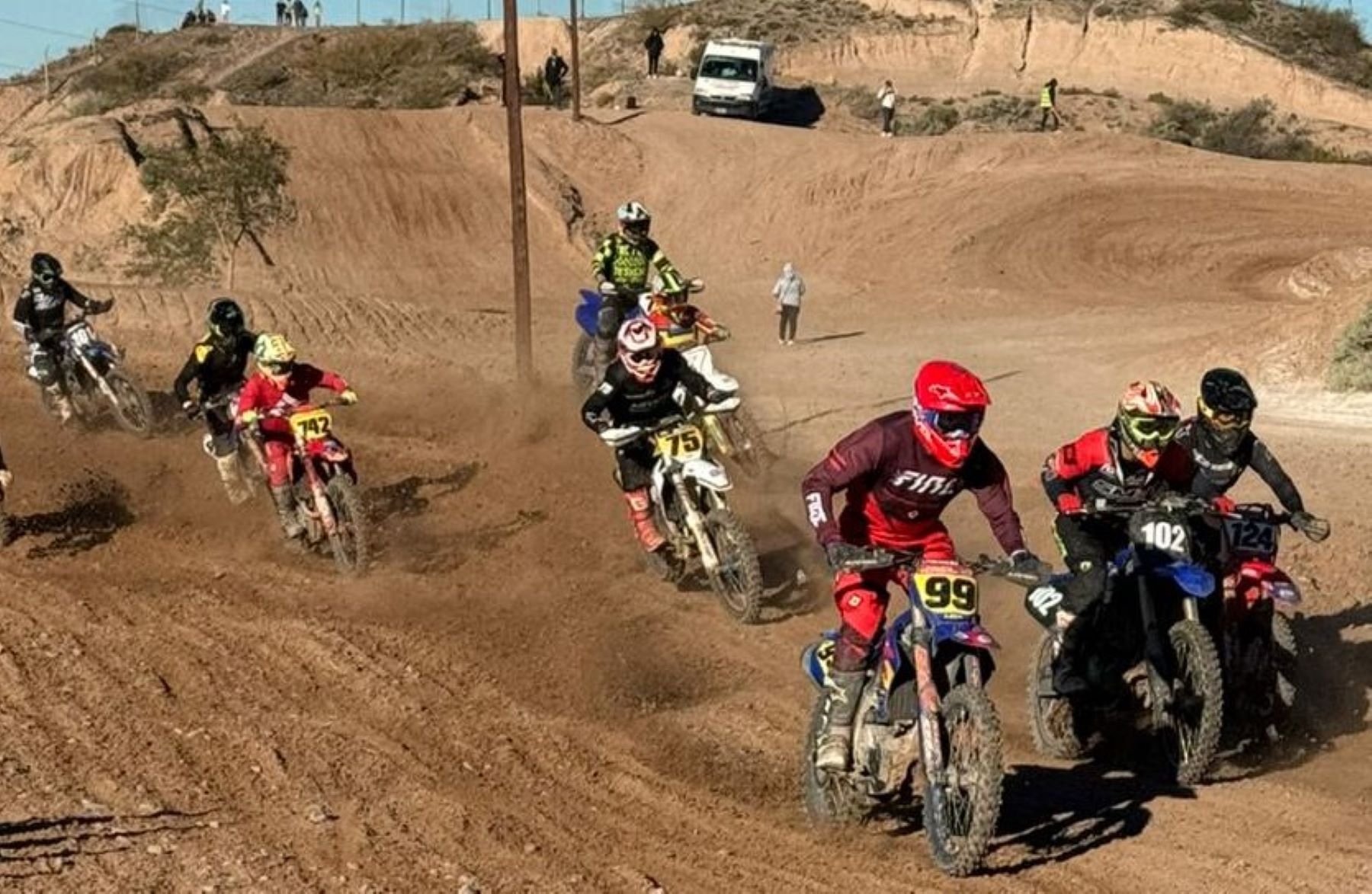 Las motos dieron espectáculo en el Coliseo capitalino. (Gentileza)