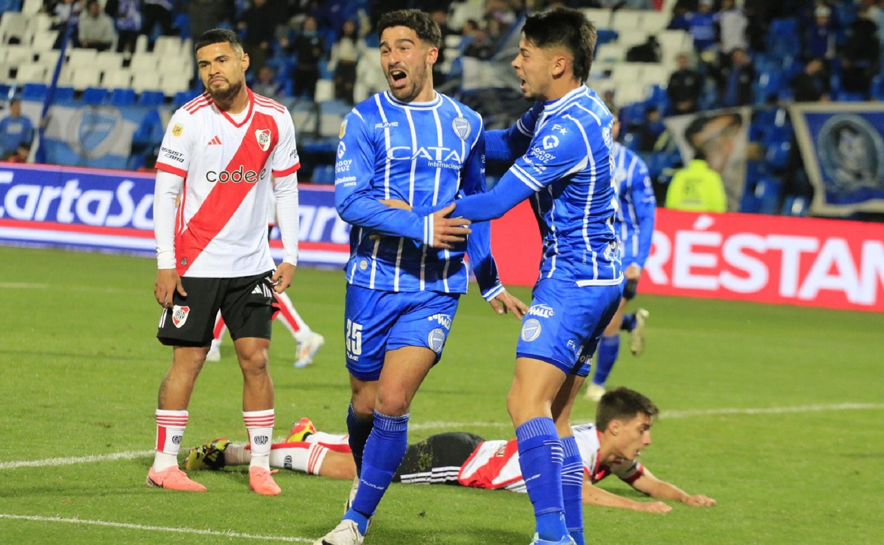 River perdió ante Godoy Cruz en Mendoza.