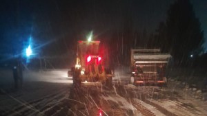 Piden no transitar la Ruta 40 entre Bariloche y El Bolsón por la nieve y la poca adherencia