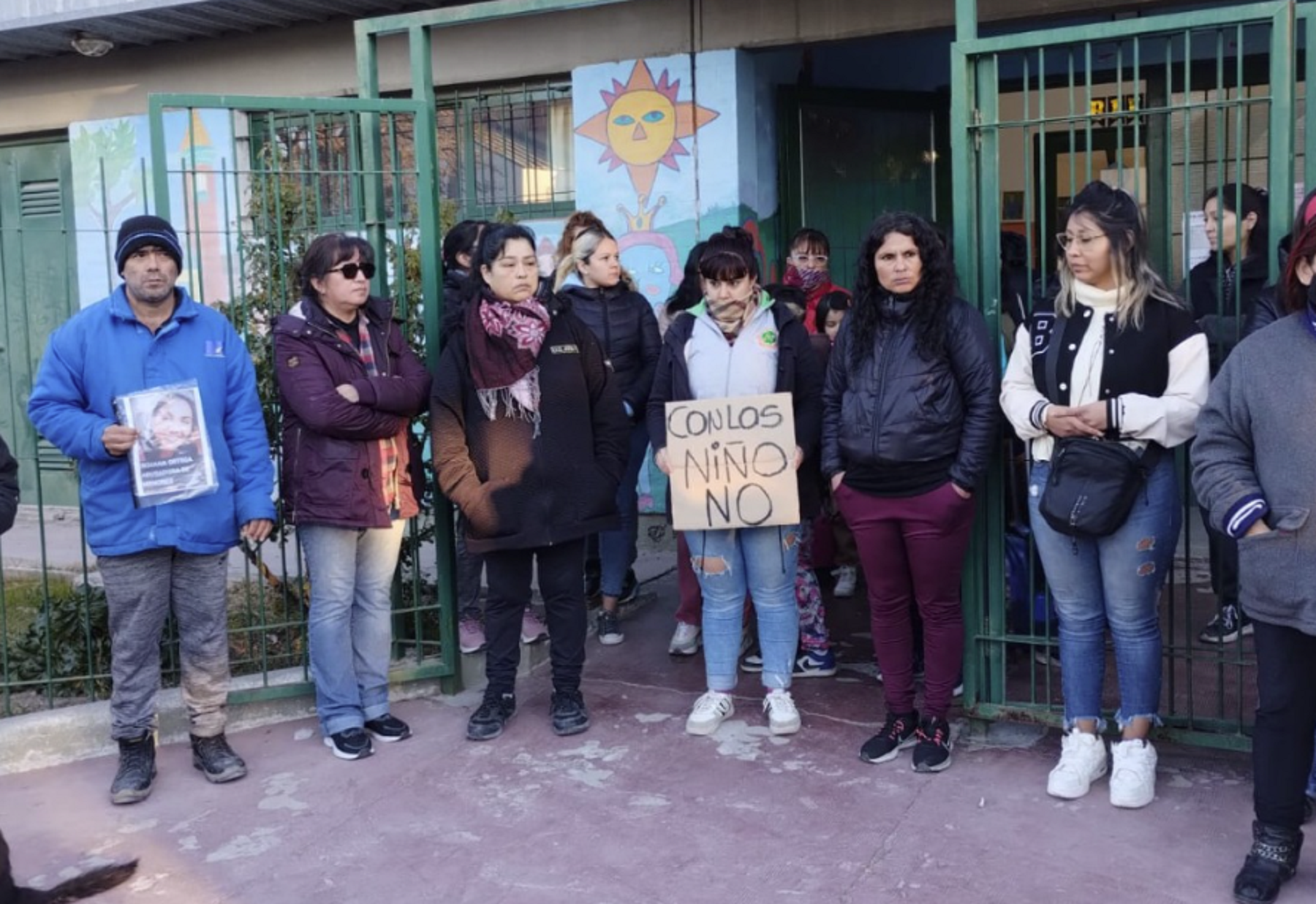 La mujer fue denunciada por padres y madres de los niños abusados. Foto: gentileza Canal 12 