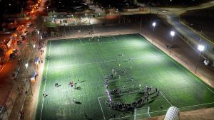 Un día inolvidable para el barrio Peñi Trapún de Cutral Co: se inauguró la cancha de sintético