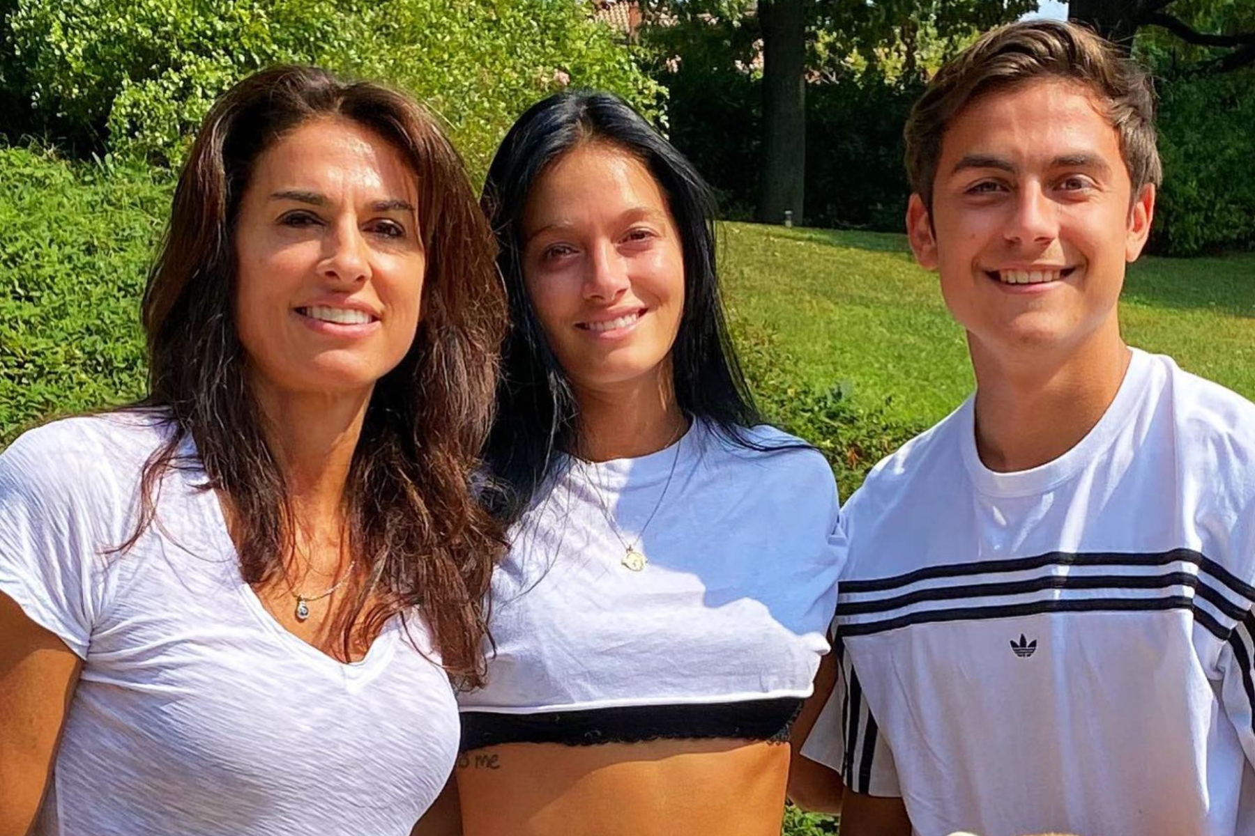 A días de la boda Sabatini - Dybala, corren rumores de que su tía no asistirá.