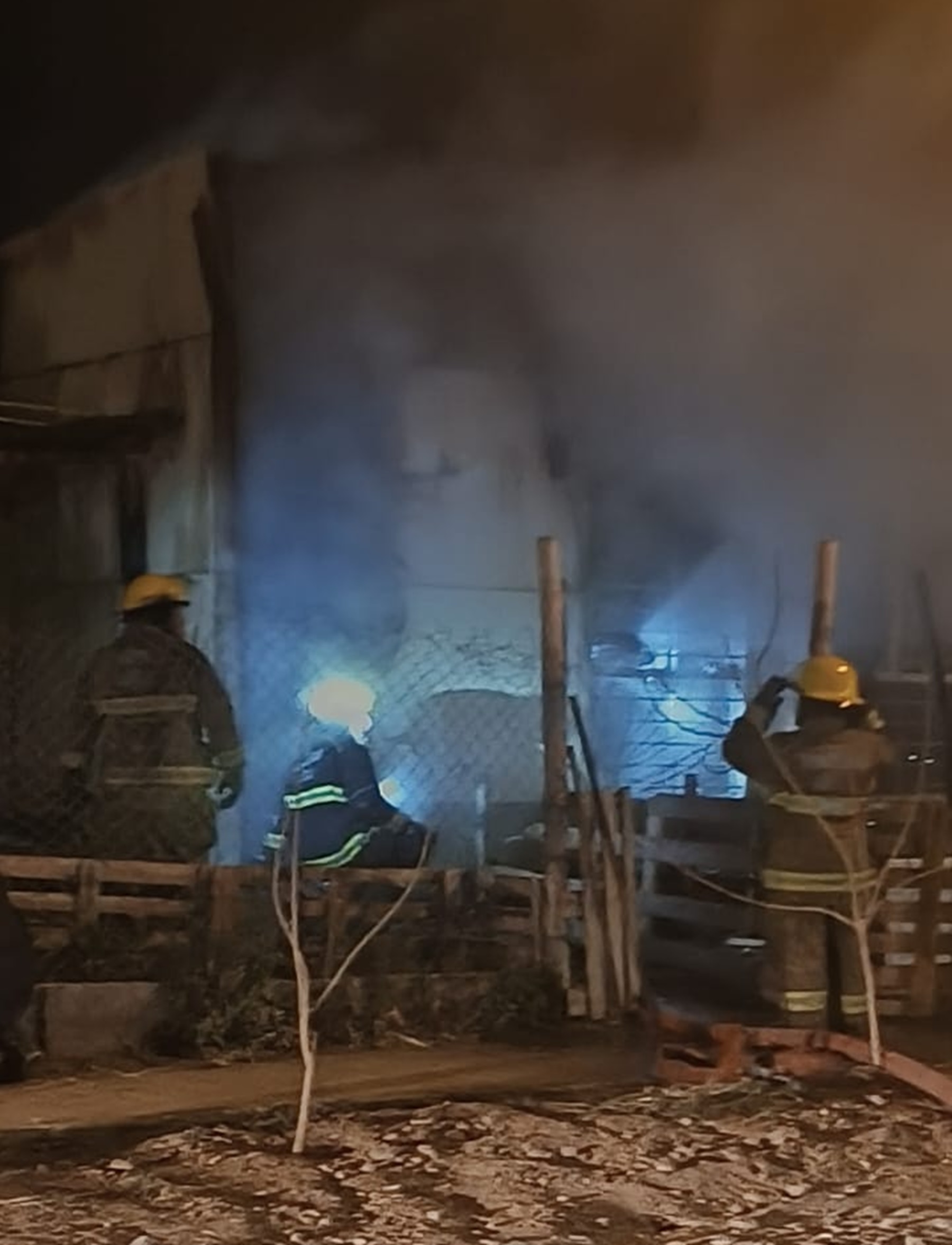 El incendio de Añelo en el que murió un bebé de 10 meses habría sido intencional: buscan a un hombre