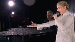 Video: Céline Dion volvió a cantar en la ceremonia de los Juegos Olímpicos y emocionó a todos