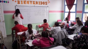 Conflicto docente en Río Negro: ingresó un proyecto de incentivo al presentismo y  Weretilneck «no descarta» su aplicación