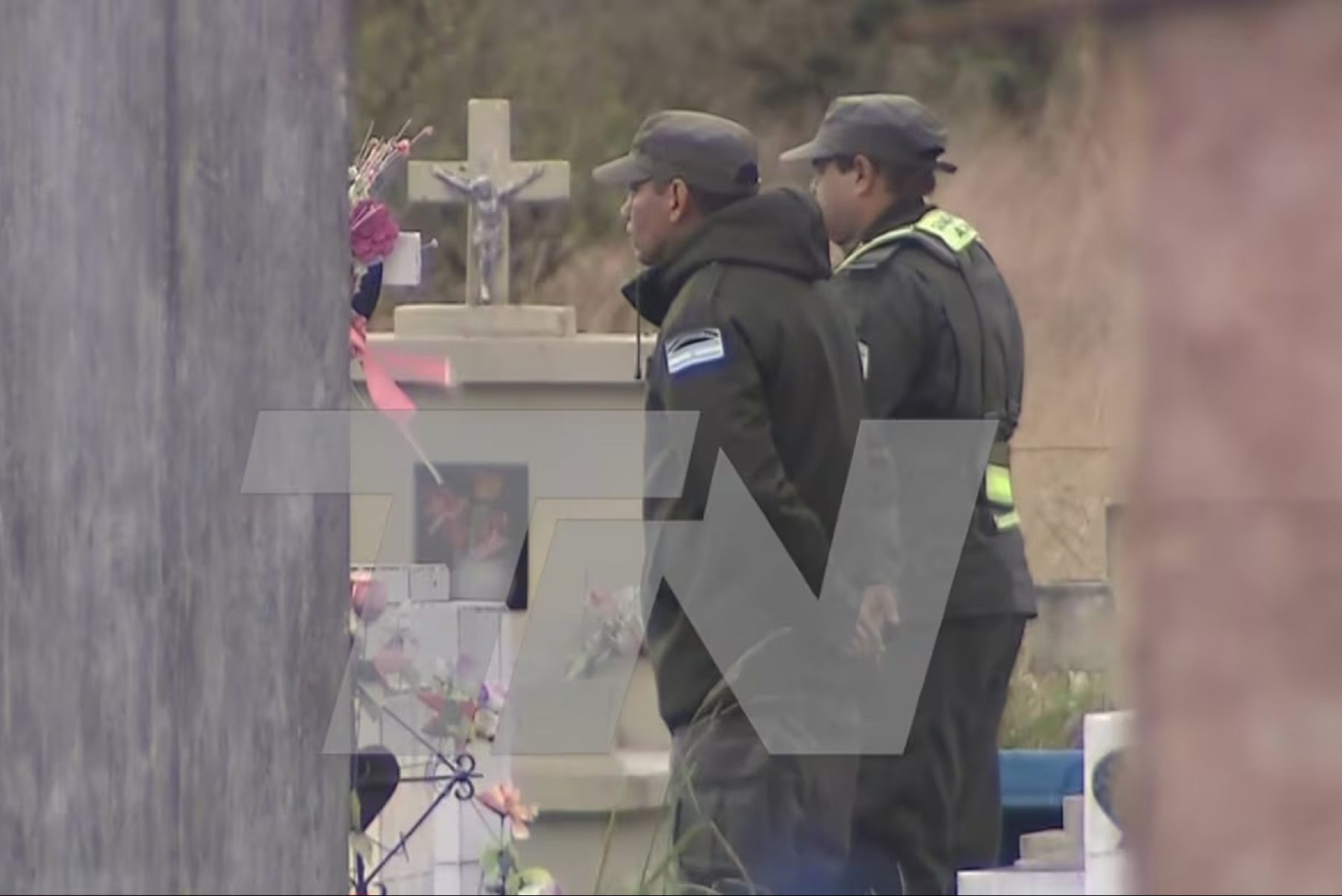 Gendarmería realizó un rastrillaje en el cementerio de 9 de Julio, en Corrientes. Crédito TN