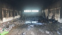 Imagen de Un incendio destruyó un galpón de reciclaje municipal y desde la intendencia de Catriel aseguran que fue intencional