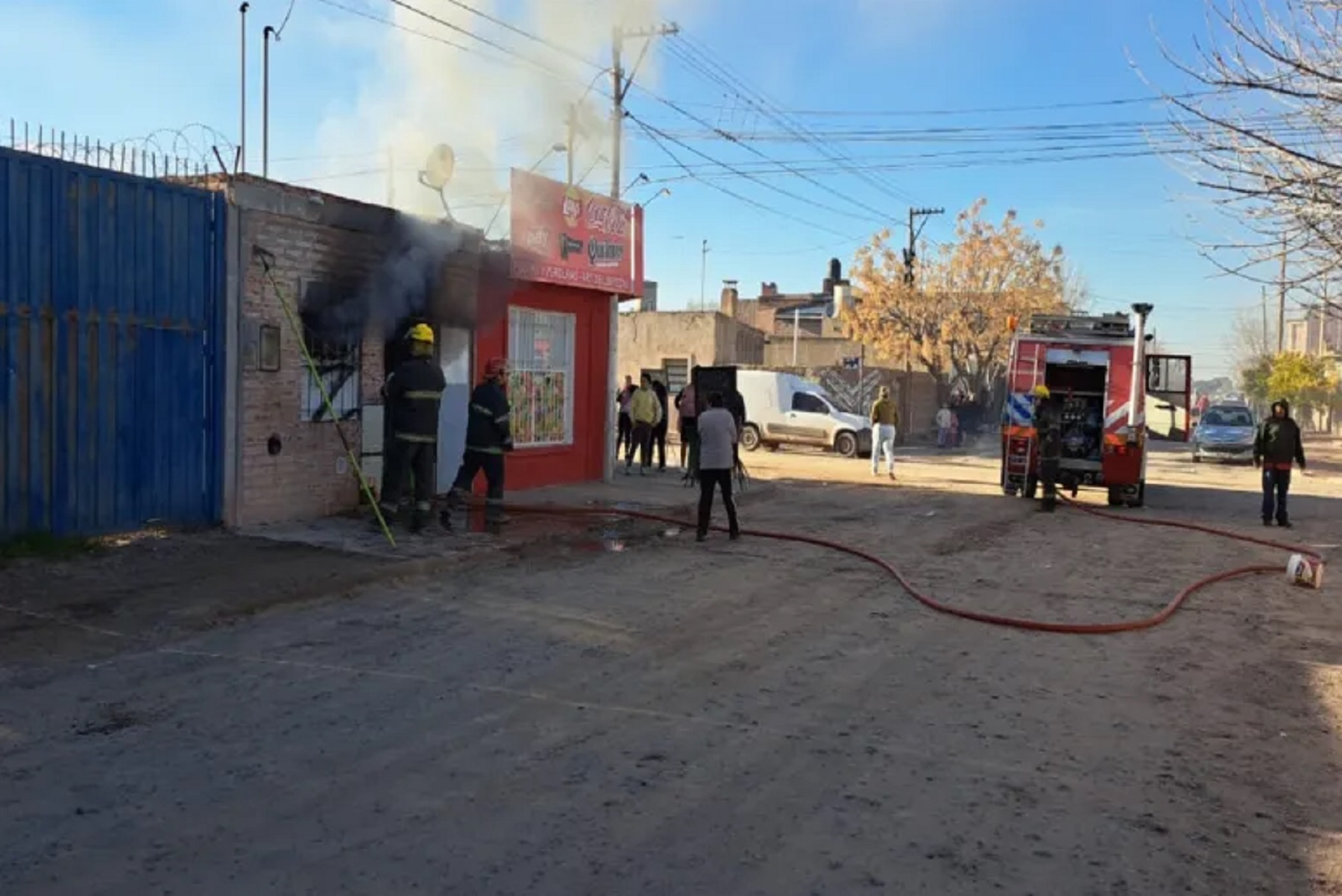 A{un no se conocen las causas del incendio que ocurrió en la vivienda del barrio Villa Linch de Patagones. Foto Gentileza 