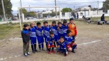 Imagen de Ismael Curugual: el vecino que creó una liga de fútbol para niños en Viedma