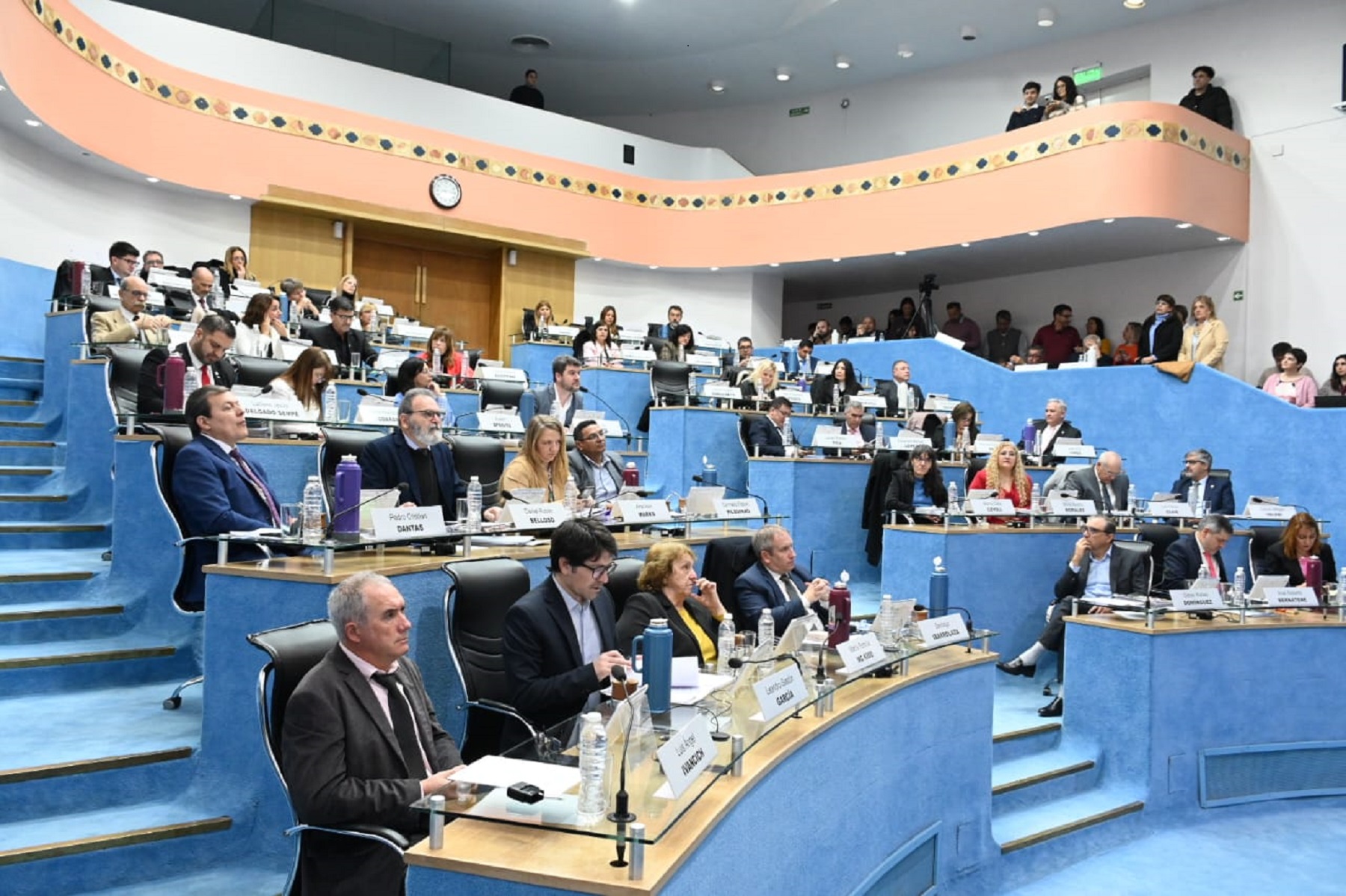 La Legislatura sesionó este viernes en pleno receso con varios proyectos del Ejecutivo. Foto. Marcelo Ochoa