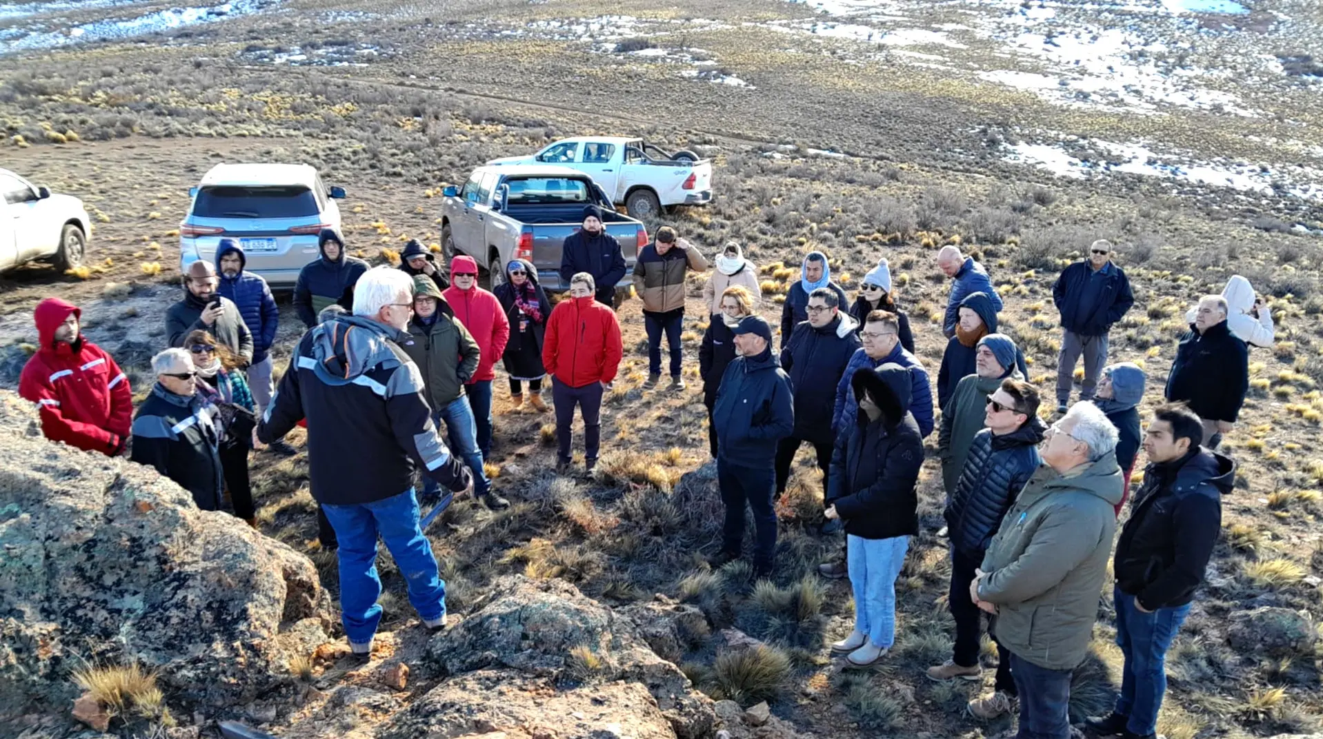 Legisladores y autoridades visita el complejo Calcatreu donde se pretende explotar oro. Foto: Gentileza