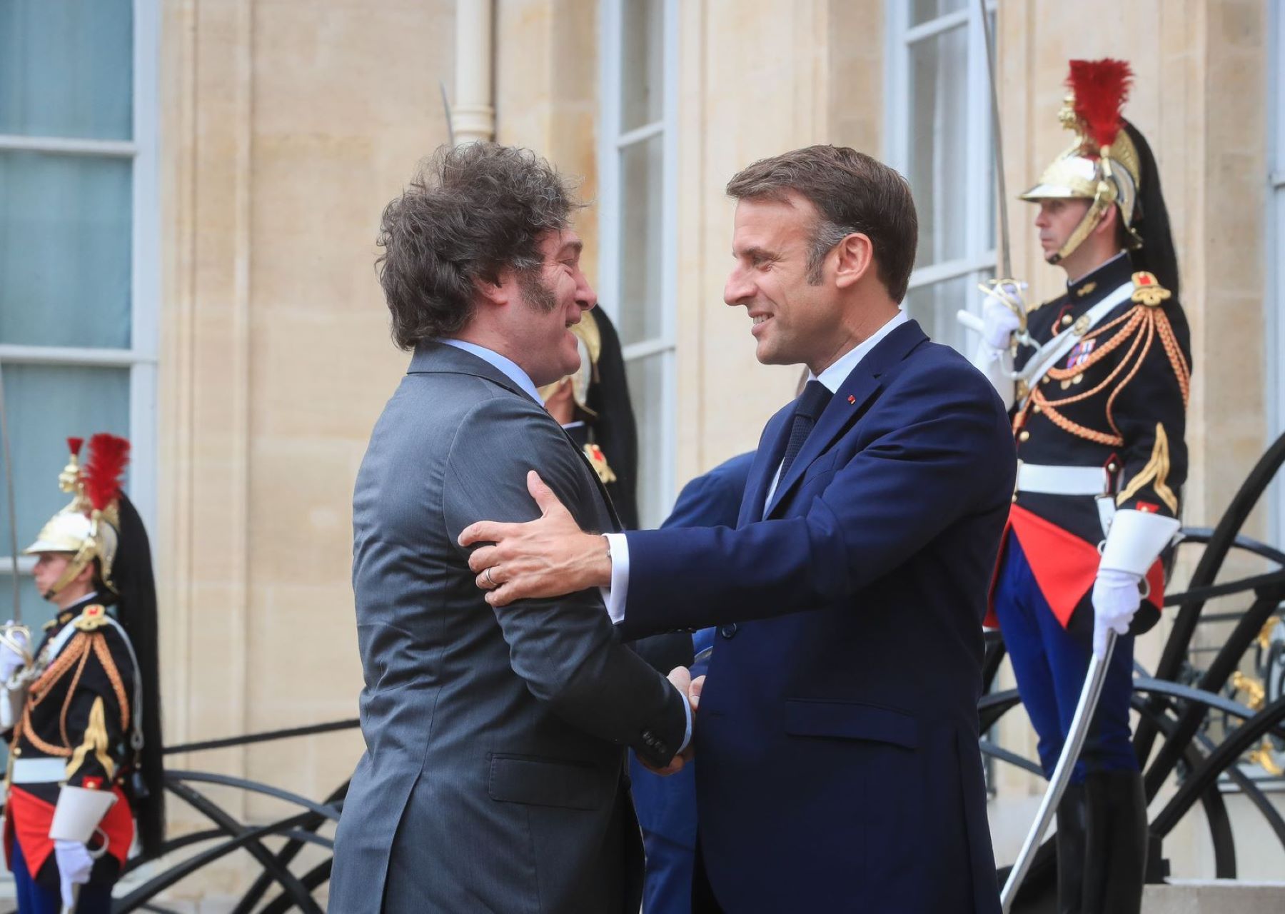 Javier Milei tuvo un encuentro con su par en Francia. Foto: Presidencia. 