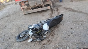 Cómo sigue el motociclista que pelea por su vida tras chocar con un camión en Neuquén