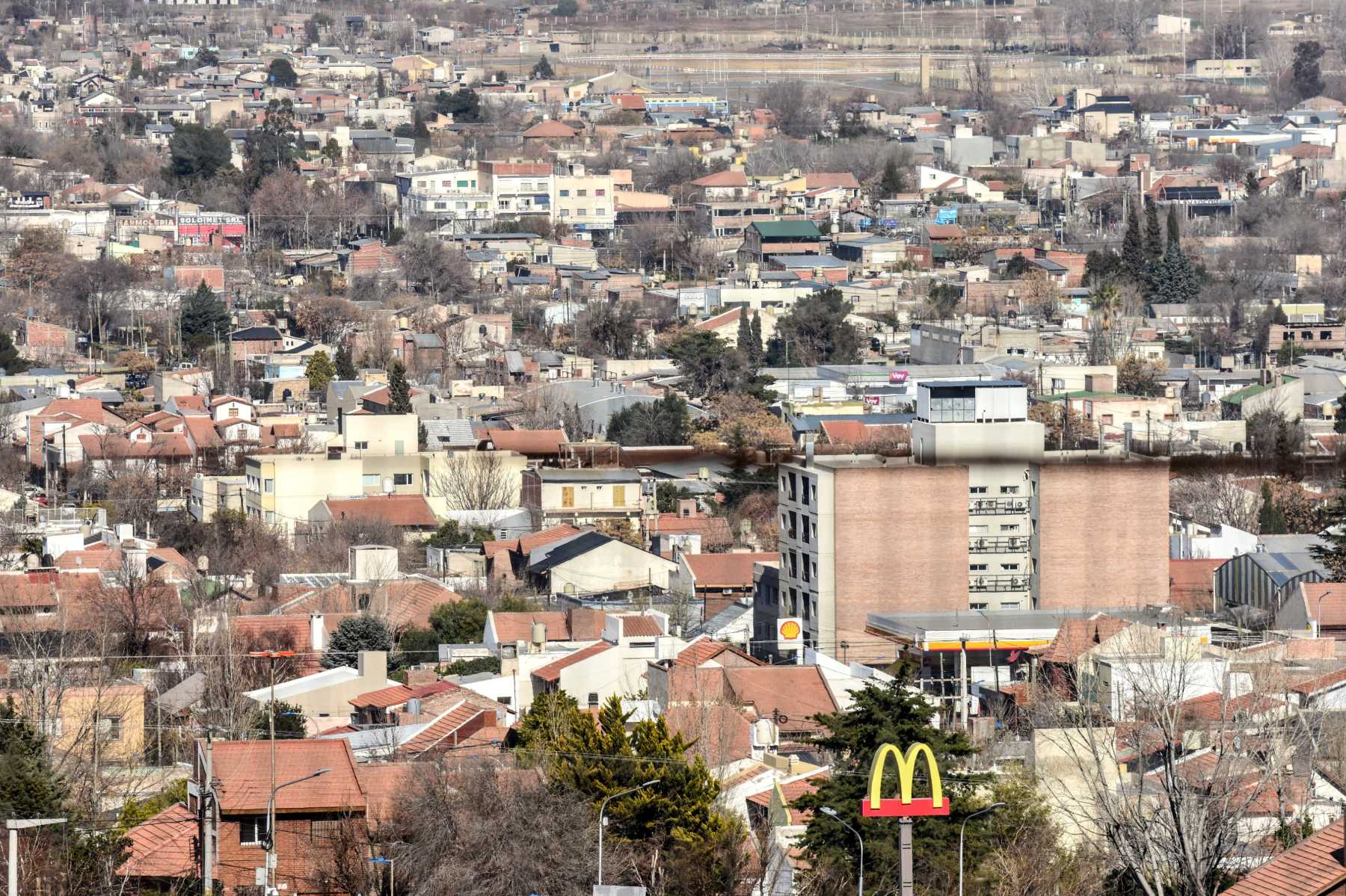 El padrón de contribuyentes de Neuquén alcanza a 100.000 y el de patentes 224.000 (foto Cecilia Maletti)