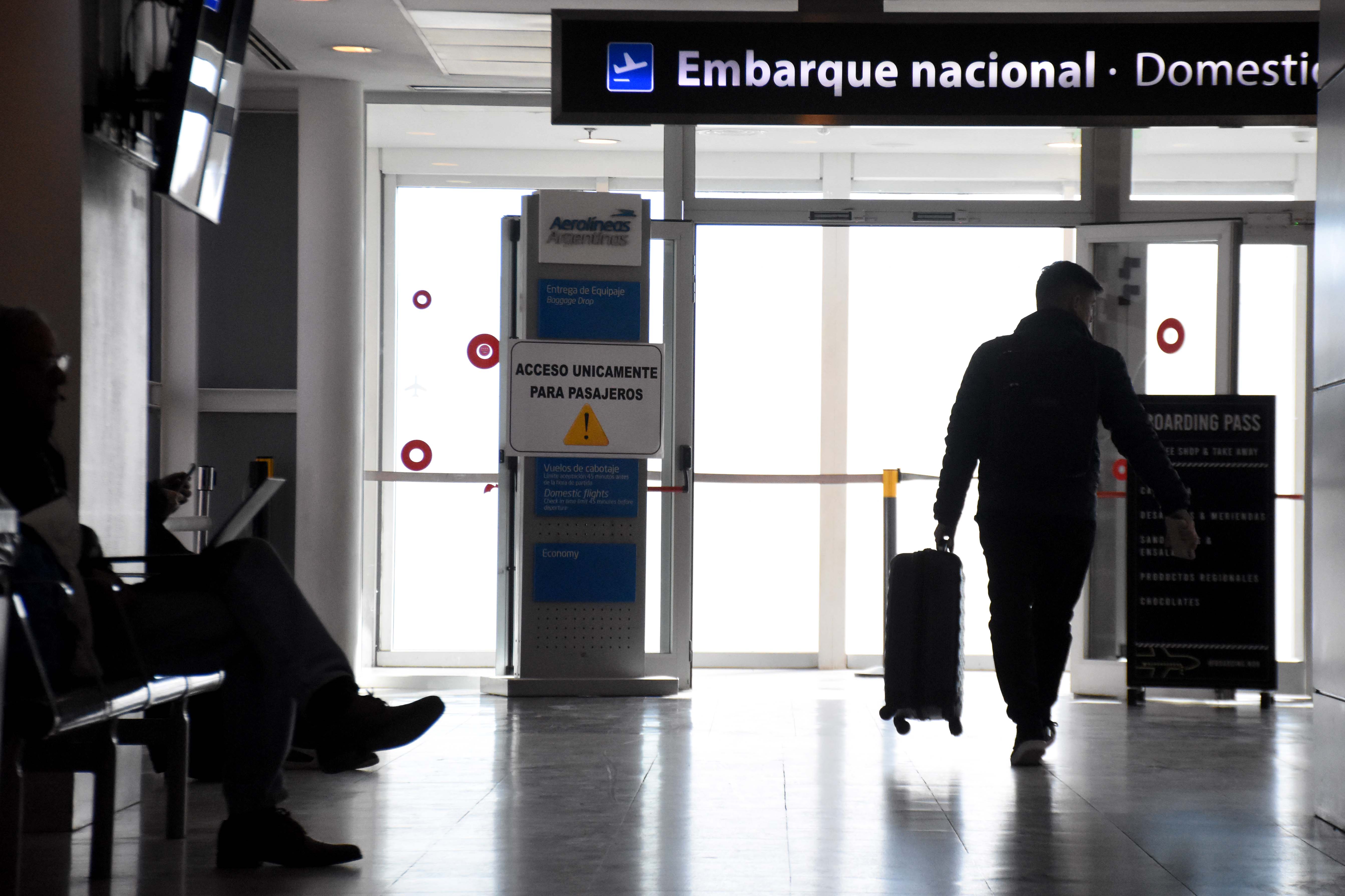 Se redujo la cantidad de pasajeros en el aeropuerto de Neuquén en el primer semestre de 2024 (Matías Subat)