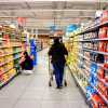 Imagen de Hubo una leve suba de ventas en supermercados y frenó la caída del consumo