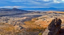 Imagen de Senderismo geológico por un extraño y bello paisaje del norte neuquino