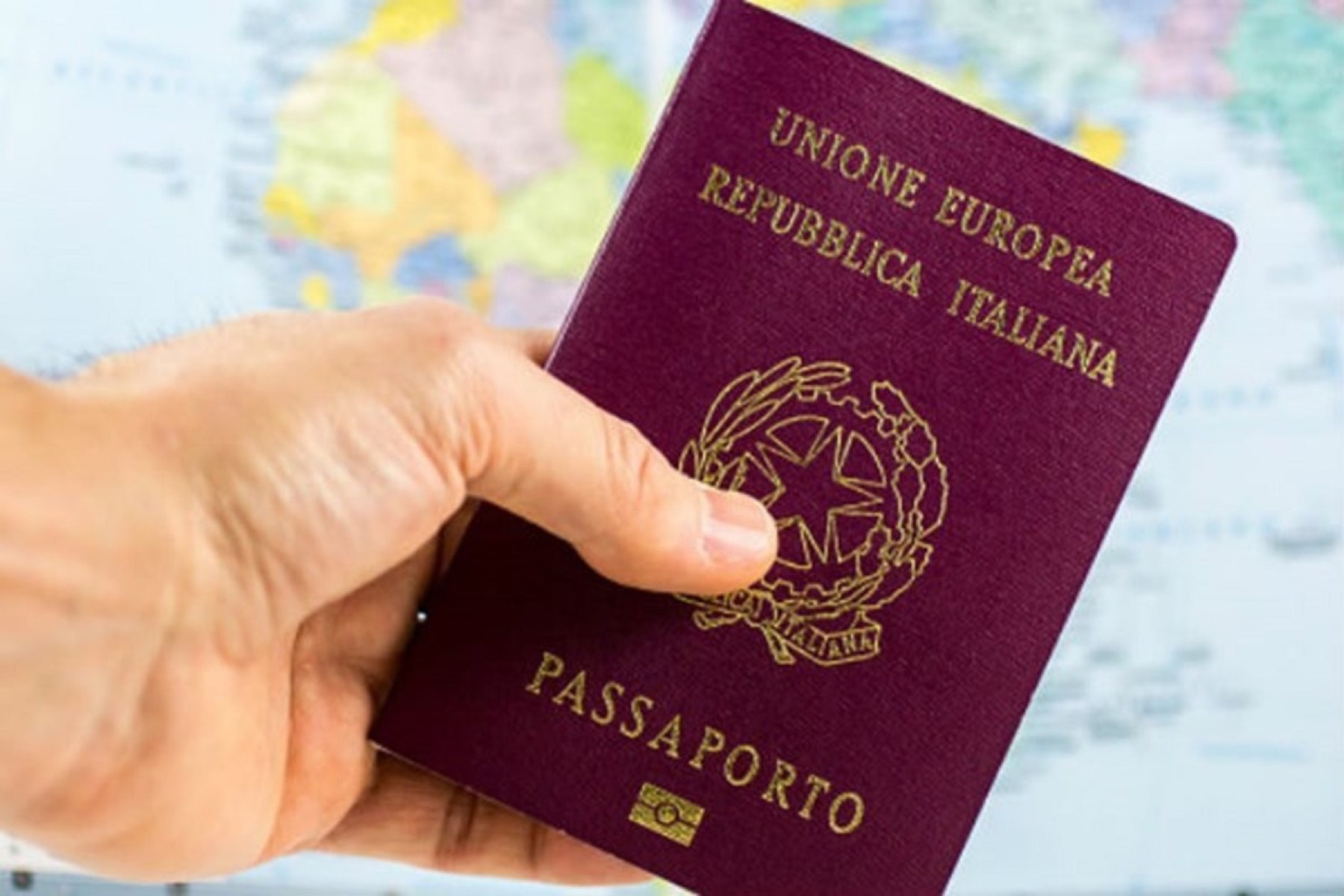 El pasaporte de Italia t la ciudadanía tienen tarifas que se actualizan cada tres meses.-