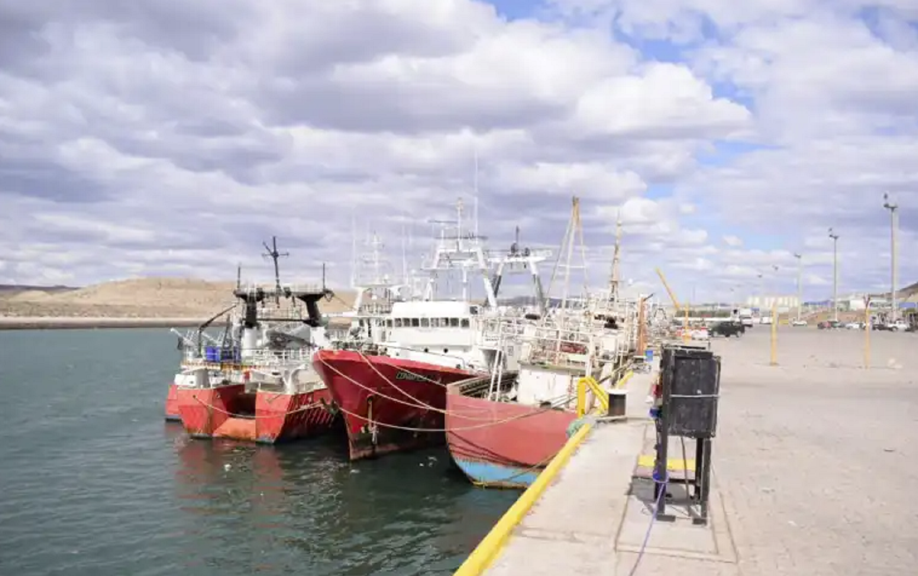 Un hombre murió tras ser aplastado por la tapa de un barco en Caleta Olivia.