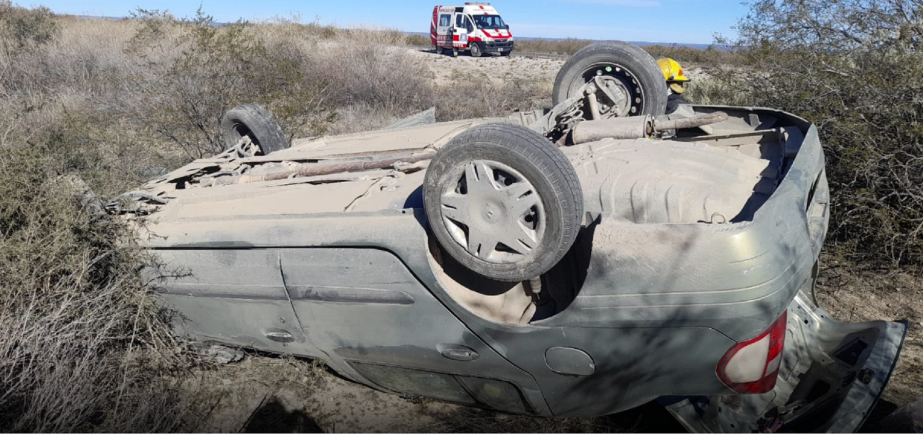 El vuelco ocurrió a pocos kilómetros de San Antonio Oeste. Foto: Informativo Hoy