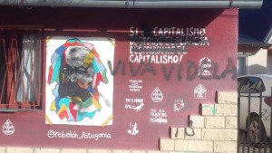 «Viva Videla»: el mensaje que pintaron en un local del Frente de Izquierda en Bariloche