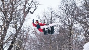 Lago Hermoso lanza su primer curso de esquí y snowboard para residentes