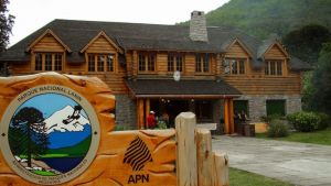 El emblemático edificio de San Martín de los Andes, donde funcionará el ministerio de Turismo de Neuquén