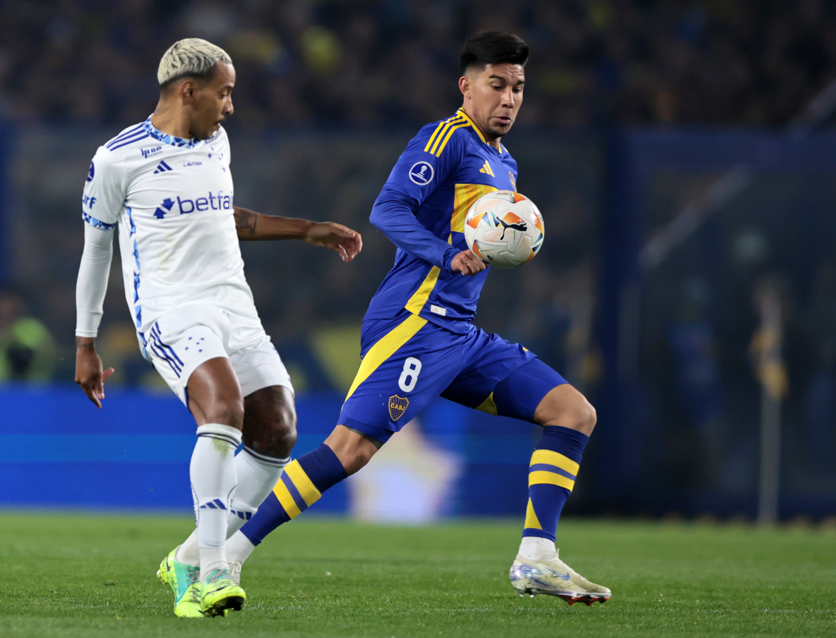 Cruzeiro y Boca publicaron un mensaje concientizando sobre la lucha contra el racismo. Fotobaires