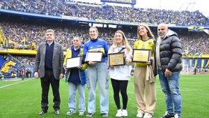 Boca homenajeó a Las Leonas en la Bombonera antes del clásico ante San Lorenzo