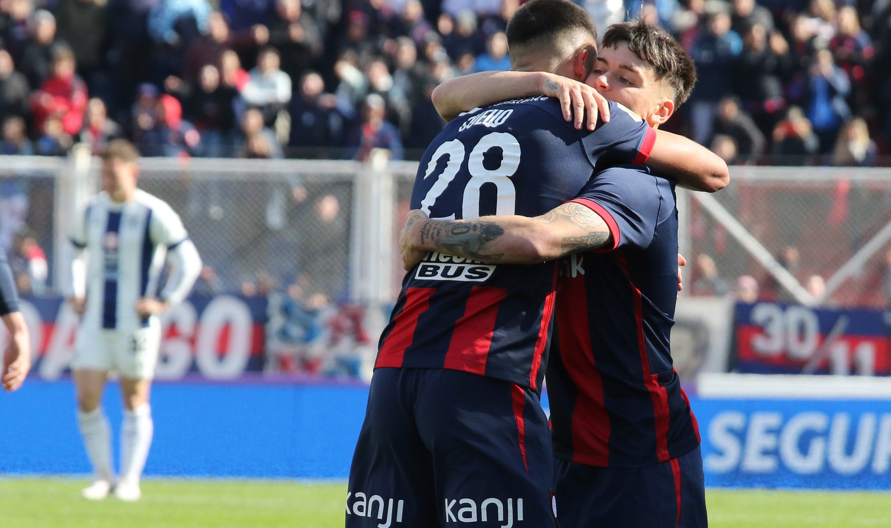 San Lorenzo le ganó a Talleres por la Liga Profesional. Foto: FBaires.