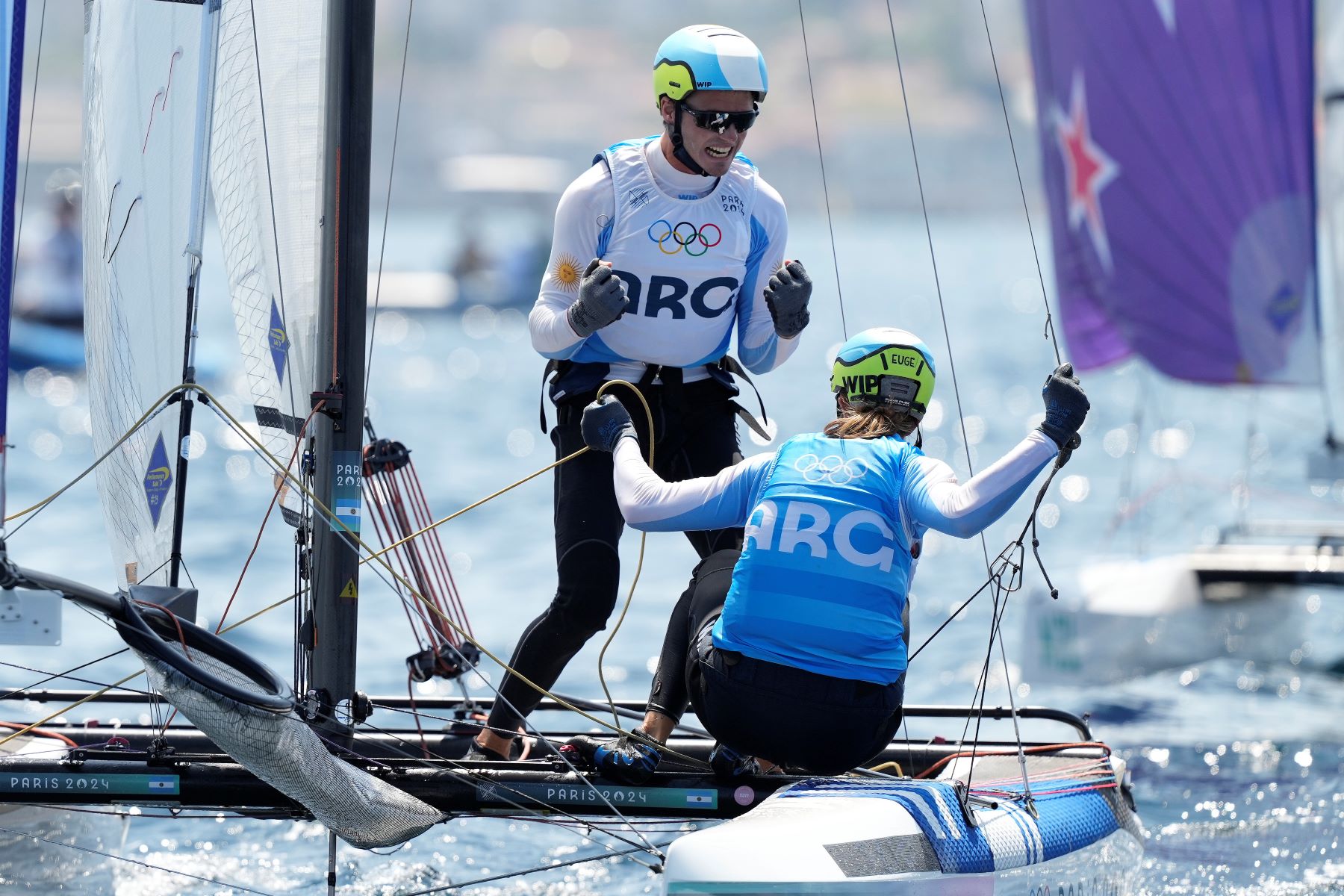 La pareja argentina terminó detrás de Italia en la general. Es la undécima medalla de la vela enla historia de los Juegos. (AFP)