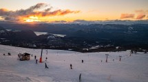 Imagen de Chapelco de película: esquiar al atardecer y bajo la luz de la luna y la cena de un gran chef, cuándo es y cuánto cuesta