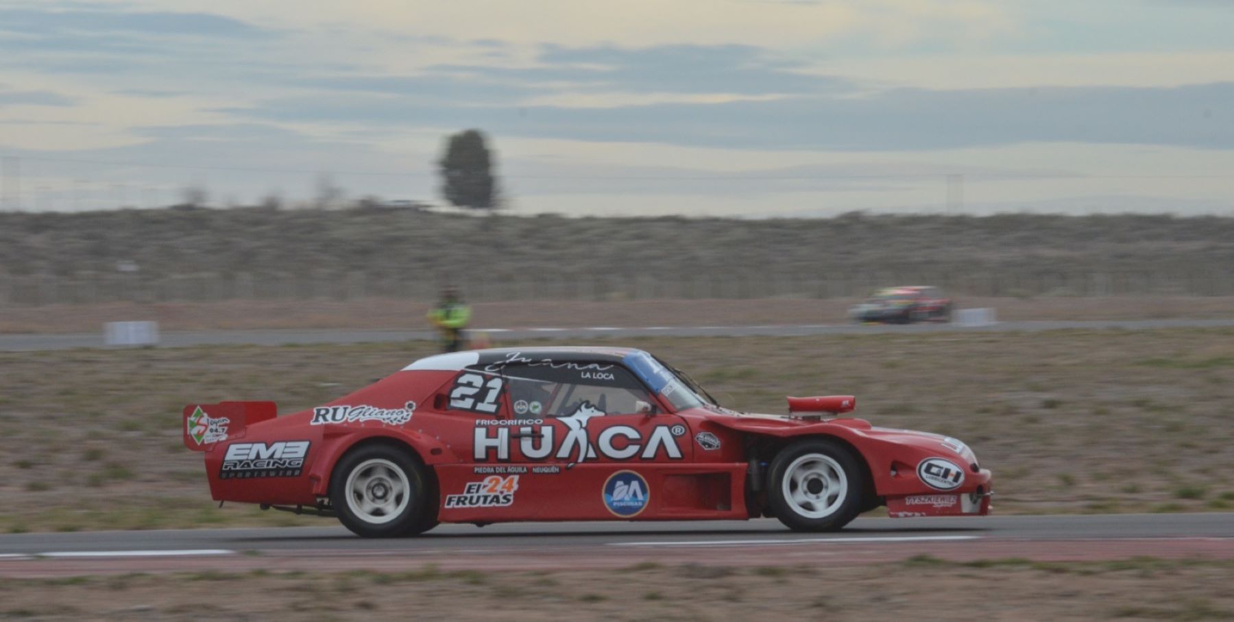 Francisco tuvo un rendimiento perfecto y festejo en el autódromo neuquino. (Omar De los Santos)