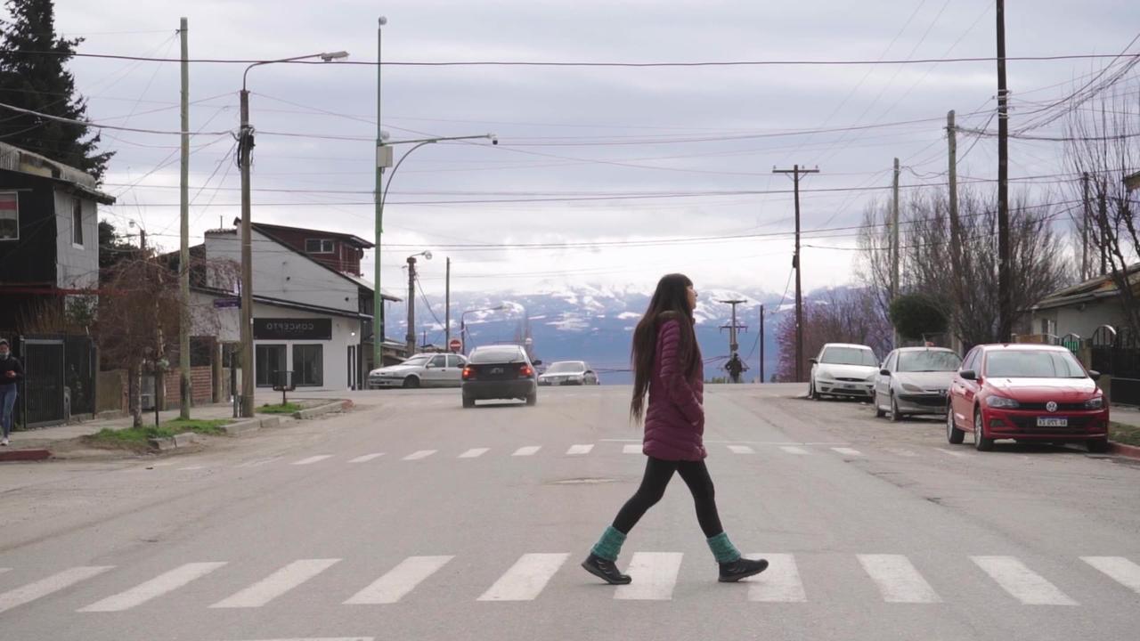 Roxana Olavarría se define como una de las primeras mujeres trans en Bariloche. Foto: gentileza