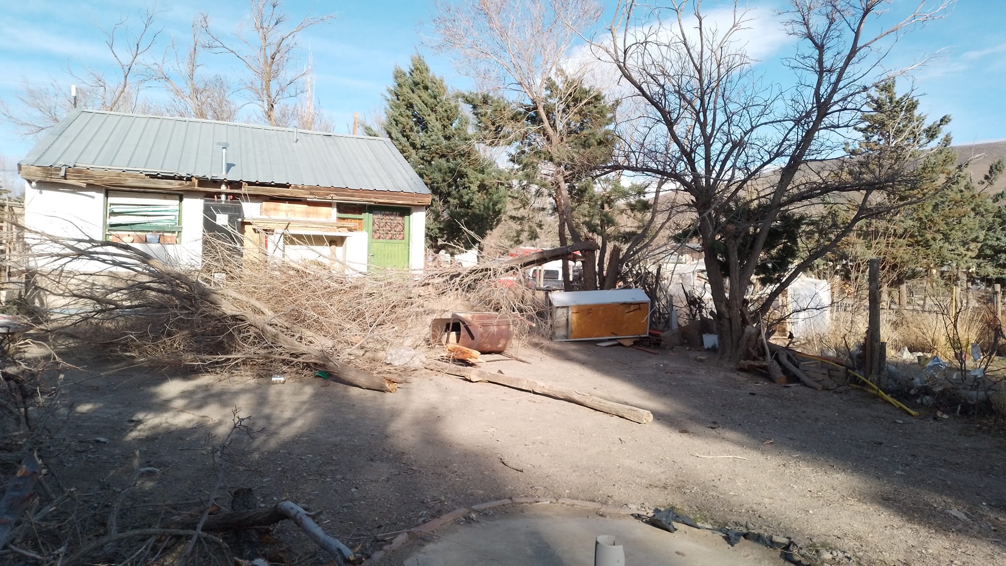 La alerta por viento en Neuquén generó destrozos: cortes de luz y techos volados en Taquimilan. Foto: gentileza