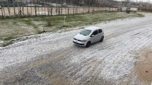 Imagen de Video | Cayó granizo en Allen tras la intensa nevada en el Alto Valle: mirá el video y las fotos