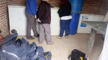 Imagen de Fabricaban aberturas y chorizos en un mismo deposito en Cipolletti, los descubrieron y fueron multados