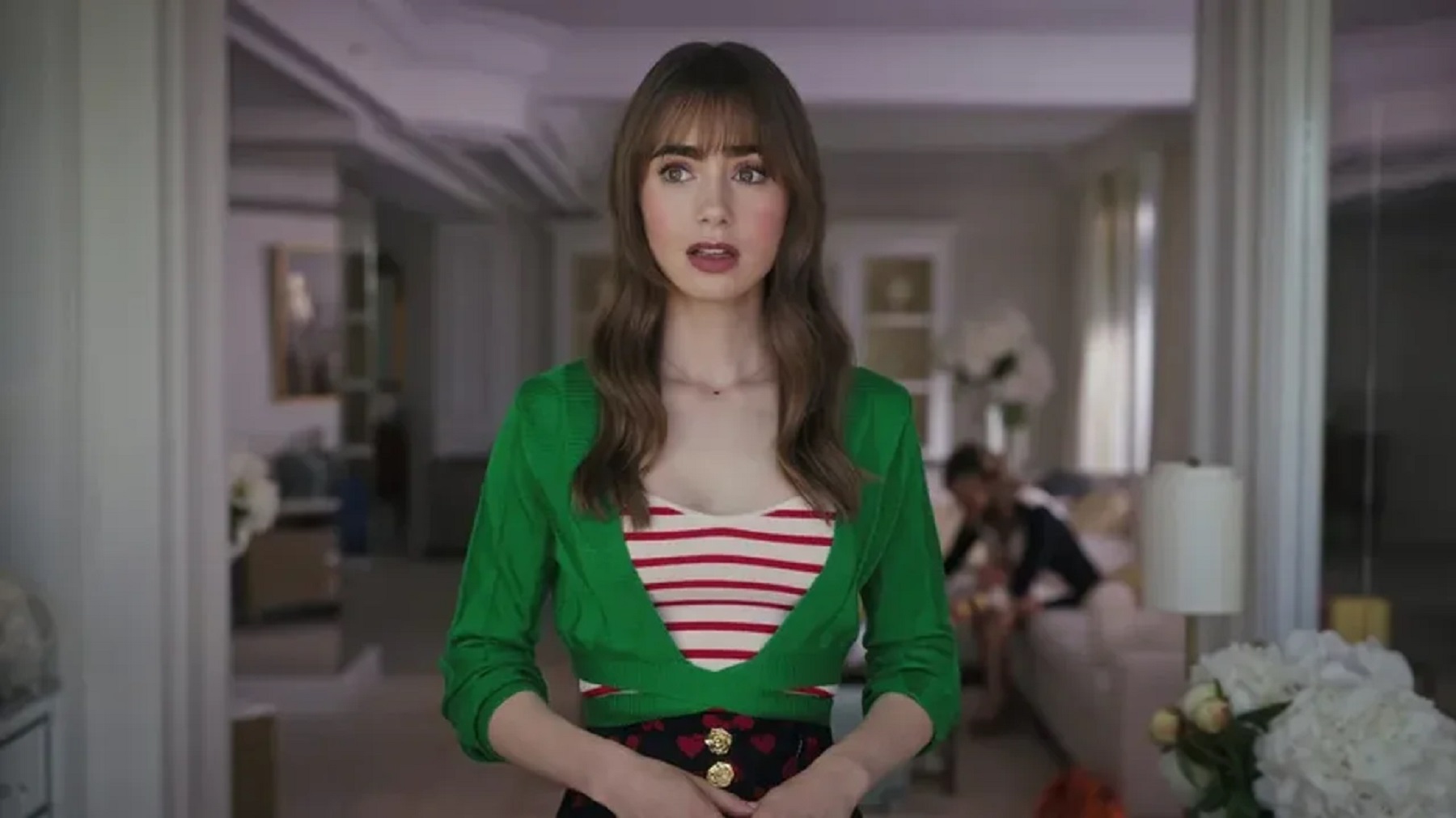 Lily Collins en el papel de Emily in Paris