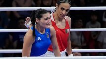 Imagen de Continúa la polémica por la boxeadora que no pasó pruebas en un mundial y ganó en los Juegos Olímpicos